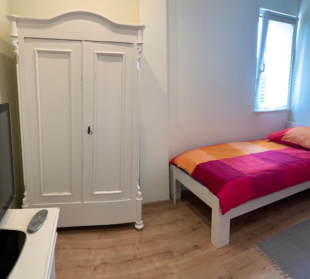 Senfbude - Wunderschöne Für 4 Personen Mit Stellplatz *